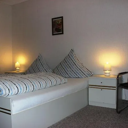 Nordsee-Buesum-Ferienwohnung-2-Zimmer-Wlan-Parkplatz-Meer-Am-Deich-Hafen-150M-Fewo-60M2 Бюзум
